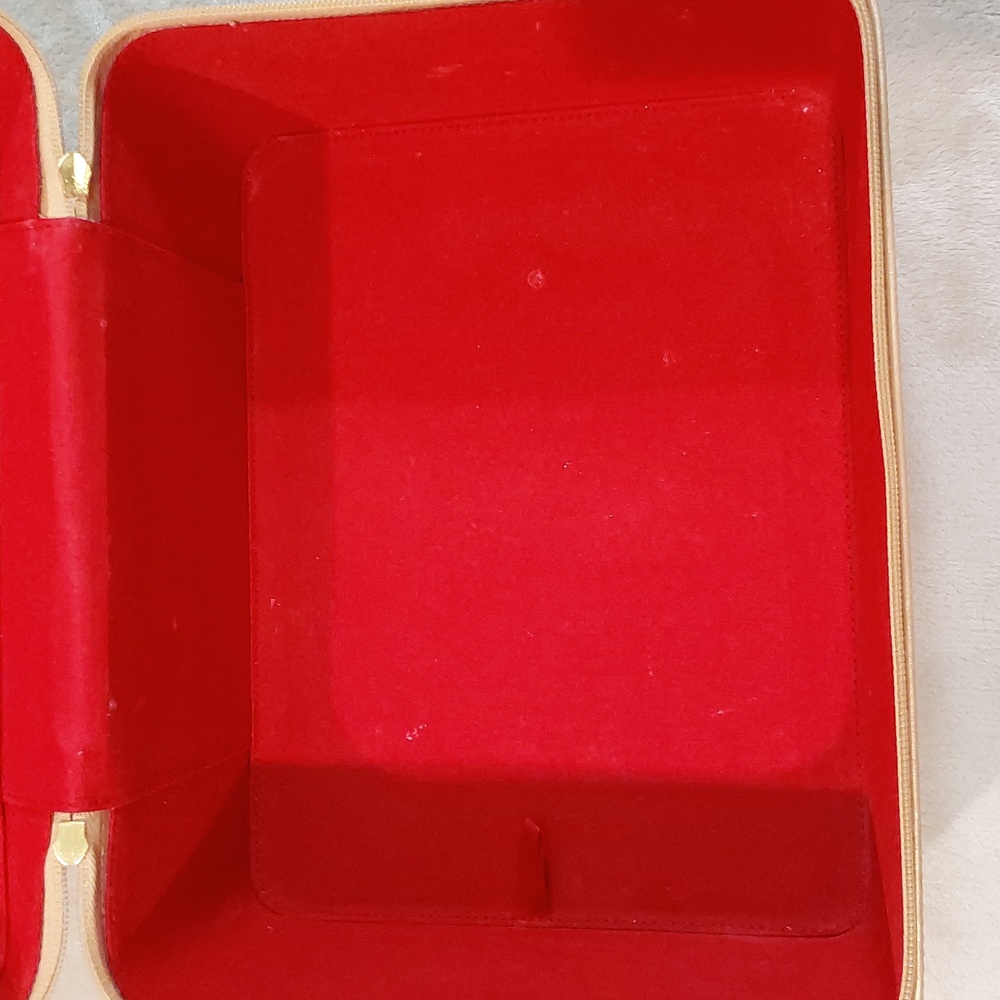Vintage Gold Estee Lauder Makeup Storage Box Travel Box Red Interior - Picture 11 of 16